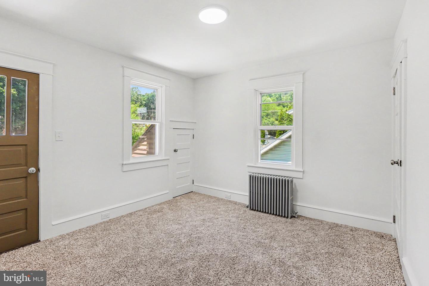 4 Myrtle Ave Property Photo 28