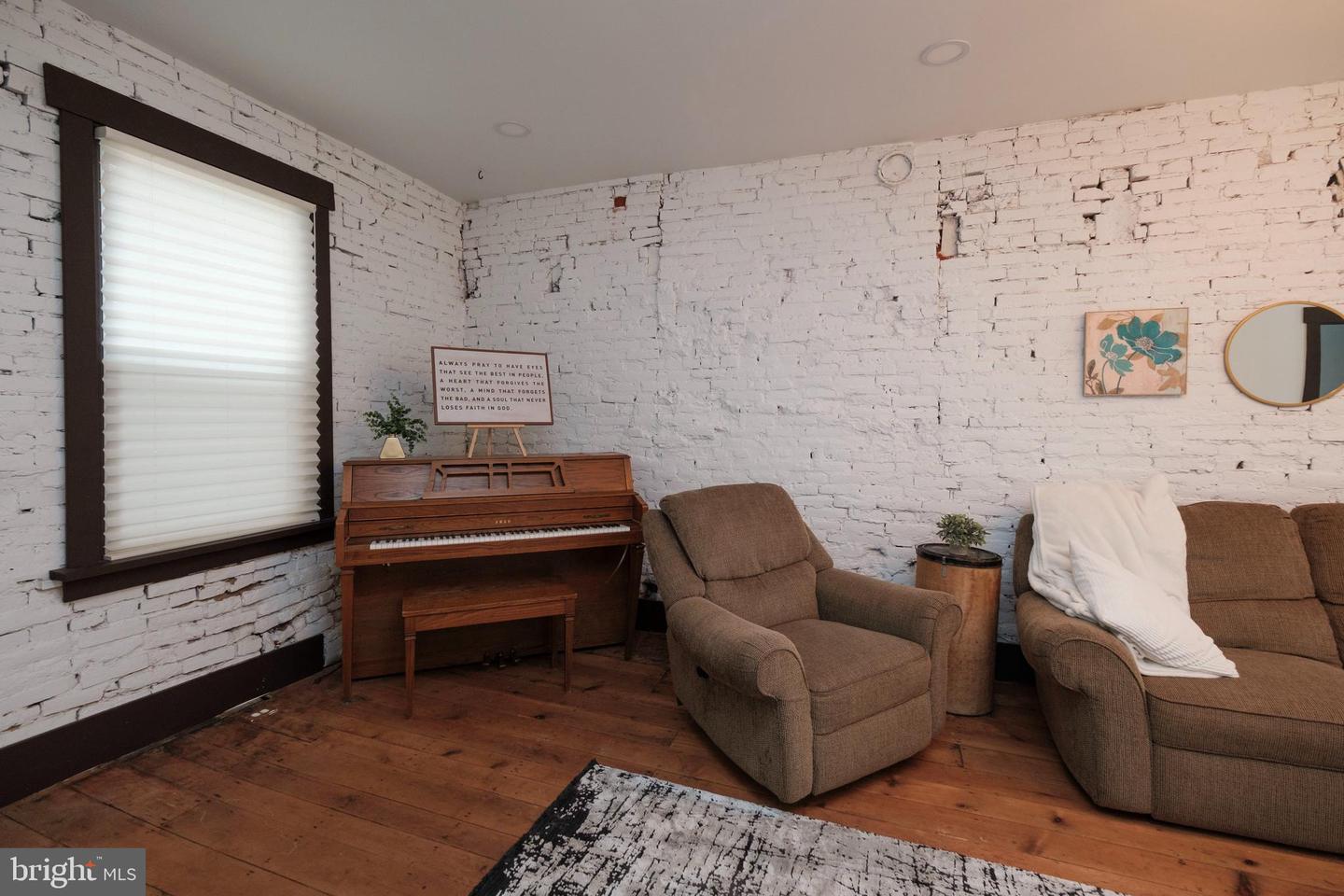 417 Chestnut St Property Photo 8