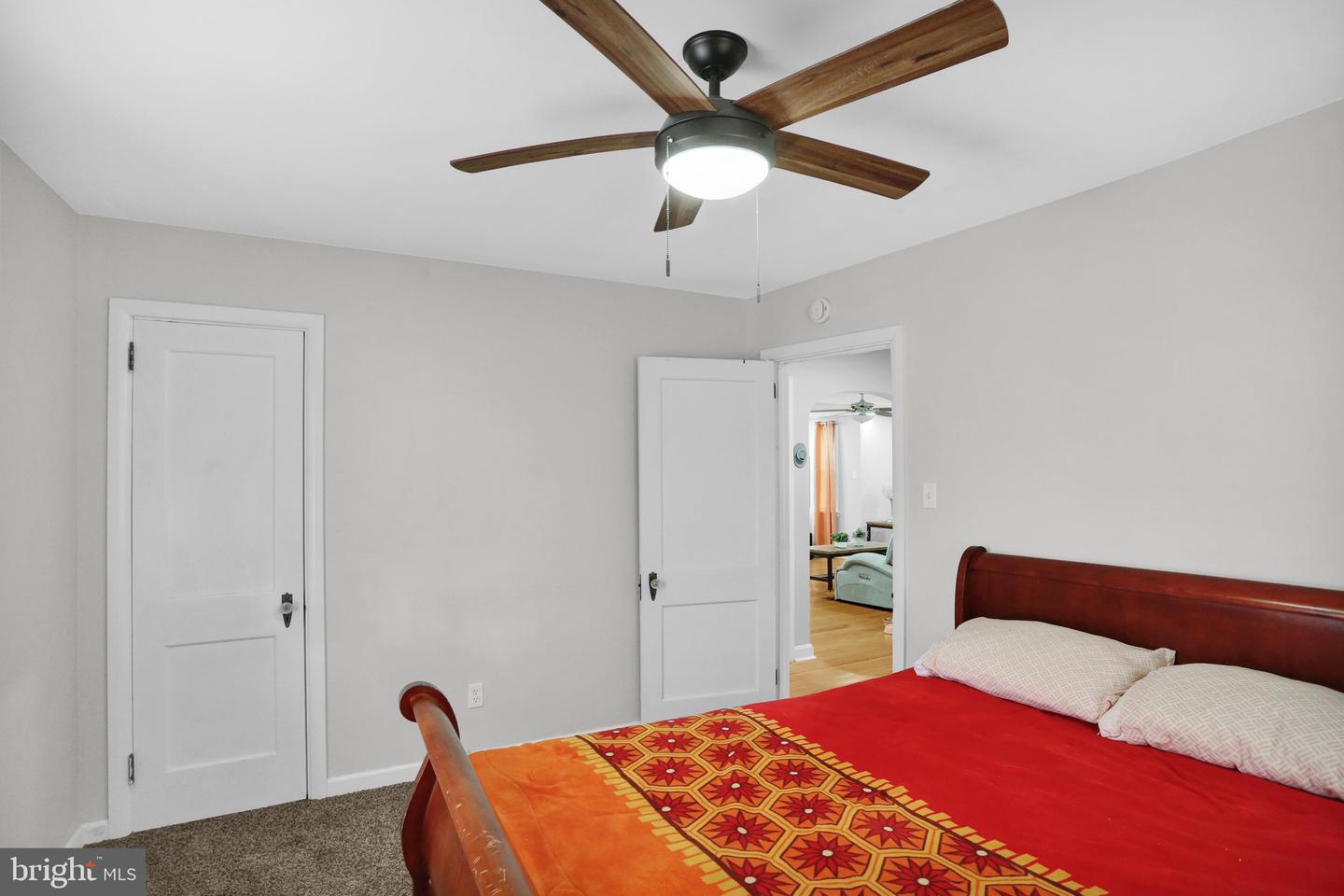 425 Centre St Property Photo 13