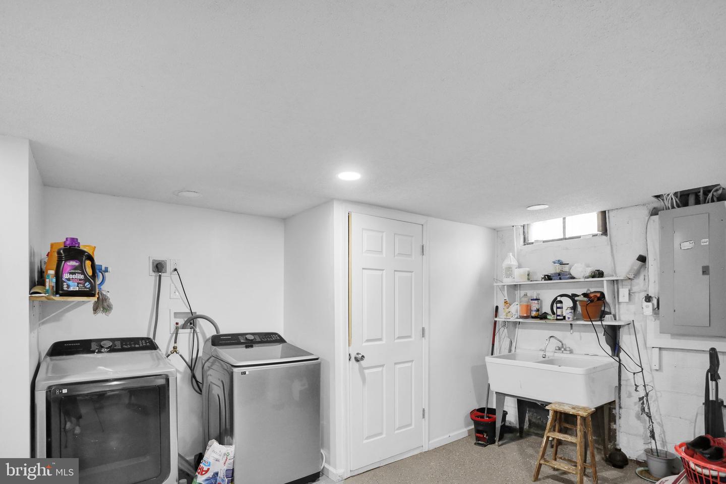 425 Centre St Property Photo 16