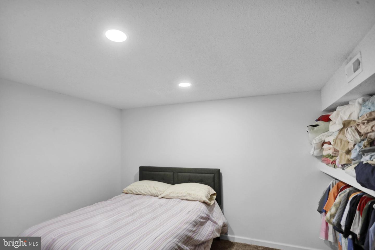 425 Centre St Property Photo 21