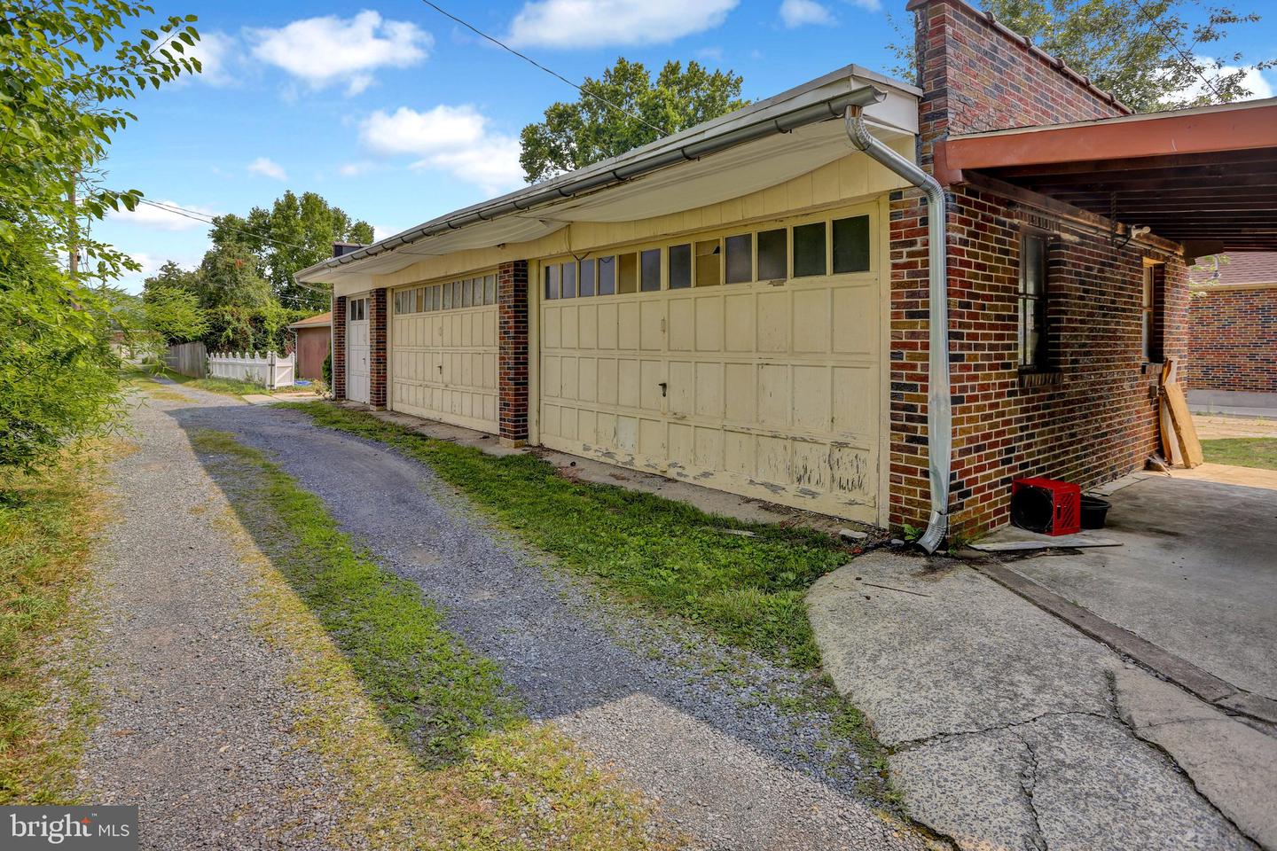 425 Centre St Property Photo 25
