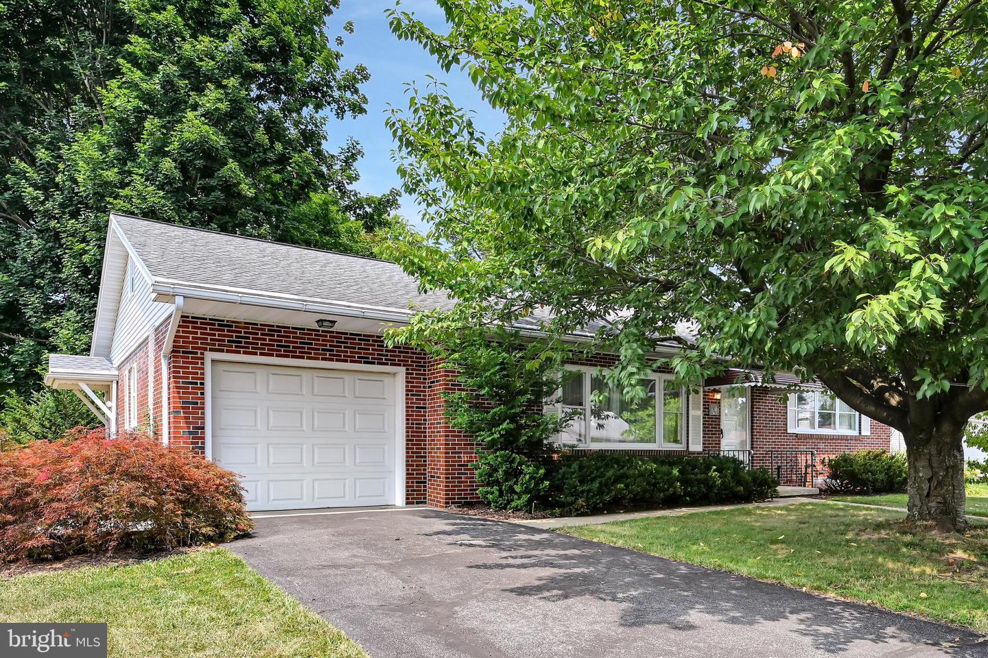 176 Wernersville Property Photo 4