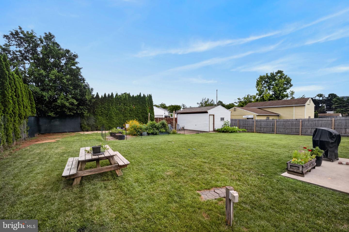 205 Elwyn Ave Property Photo 41