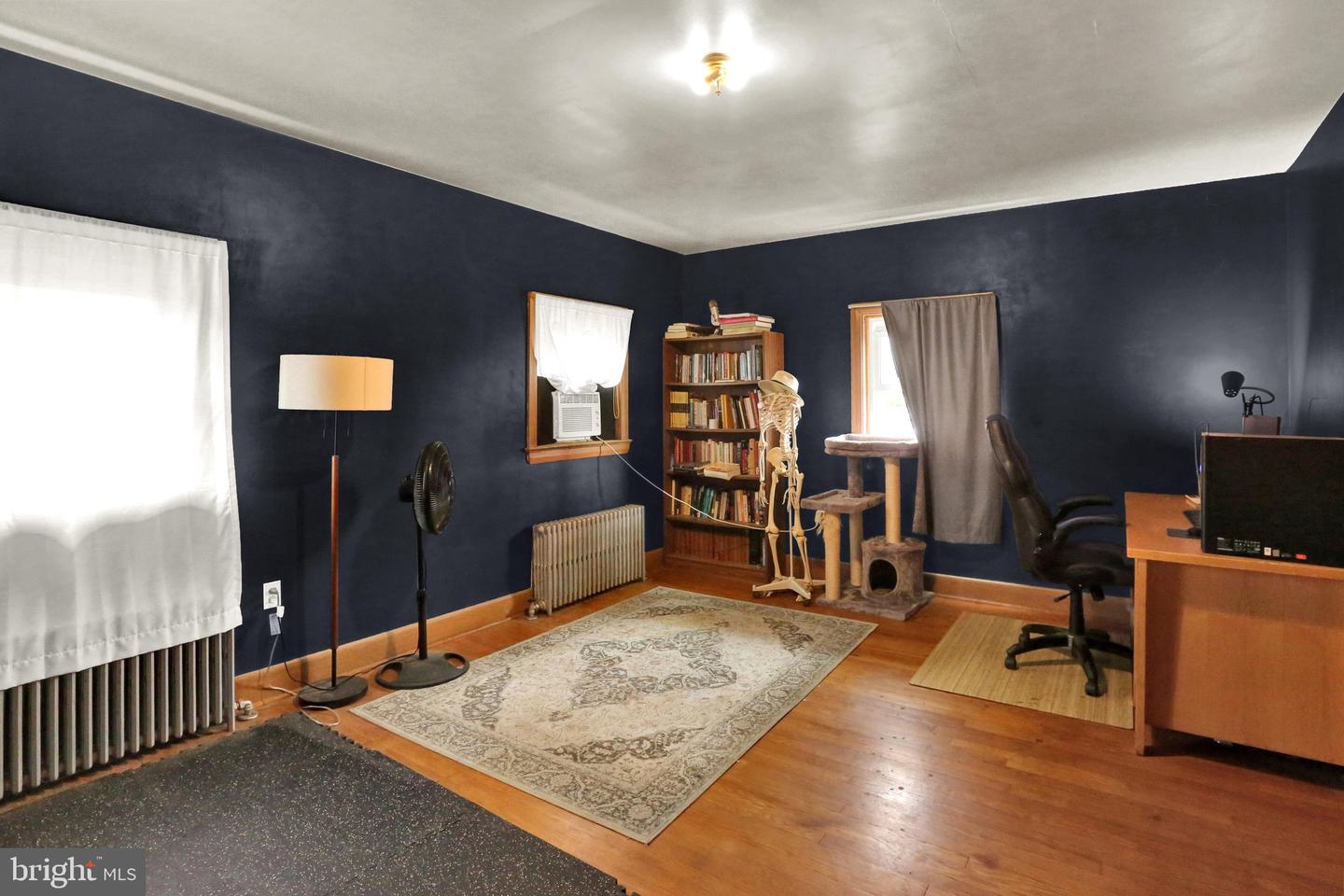 132 Windsor St Property Photo 3