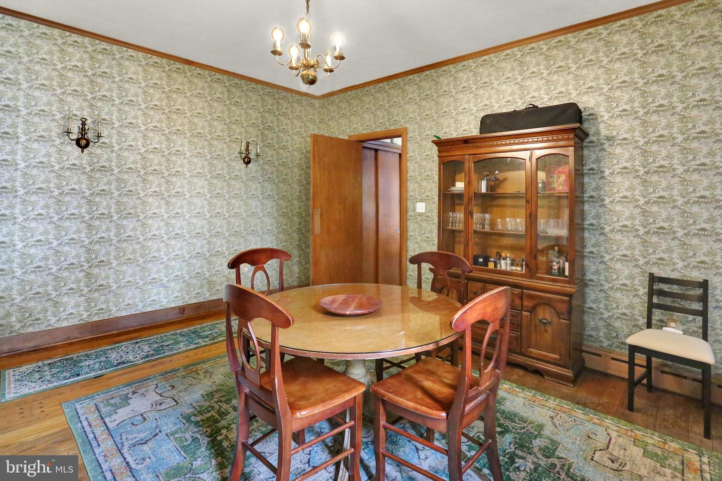 132 Windsor St Property Photo 13