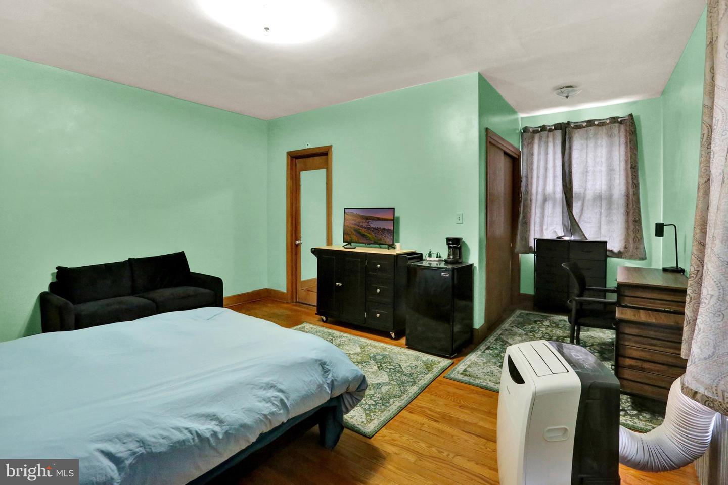 132 Windsor St Property Photo 21