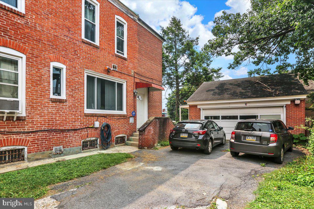 132 Windsor St Property Photo 44