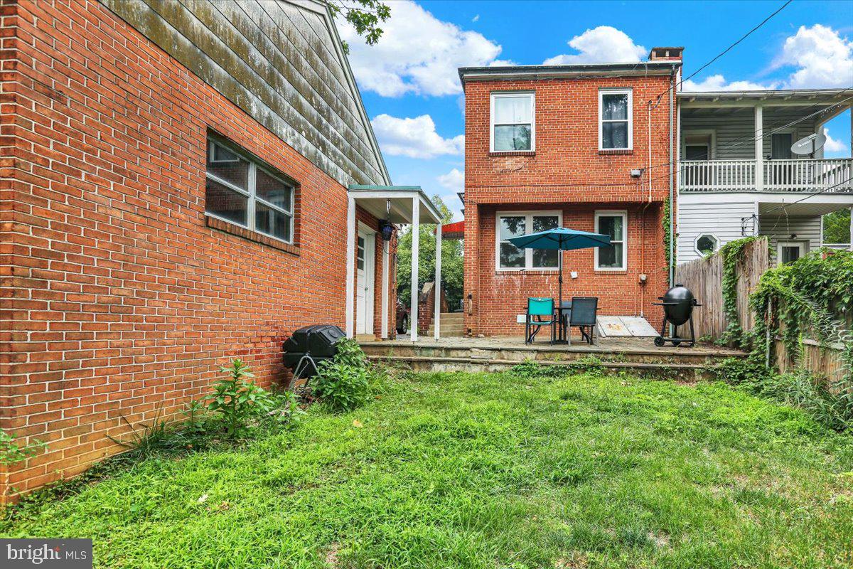 132 Windsor St Property Photo 45