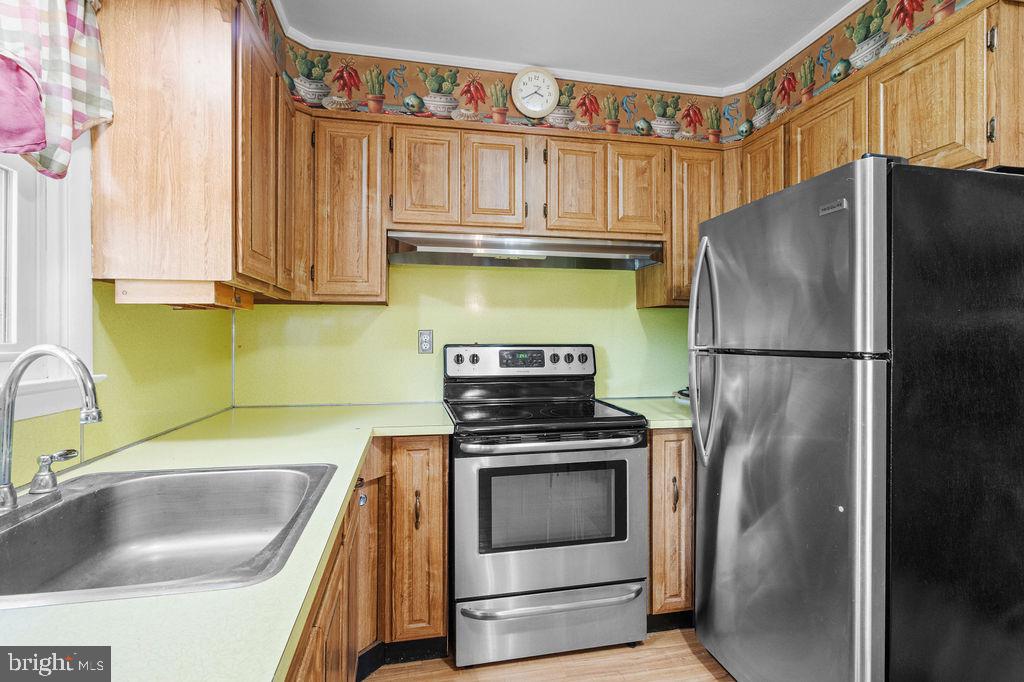 82 Spruce Ave Property Photo 10