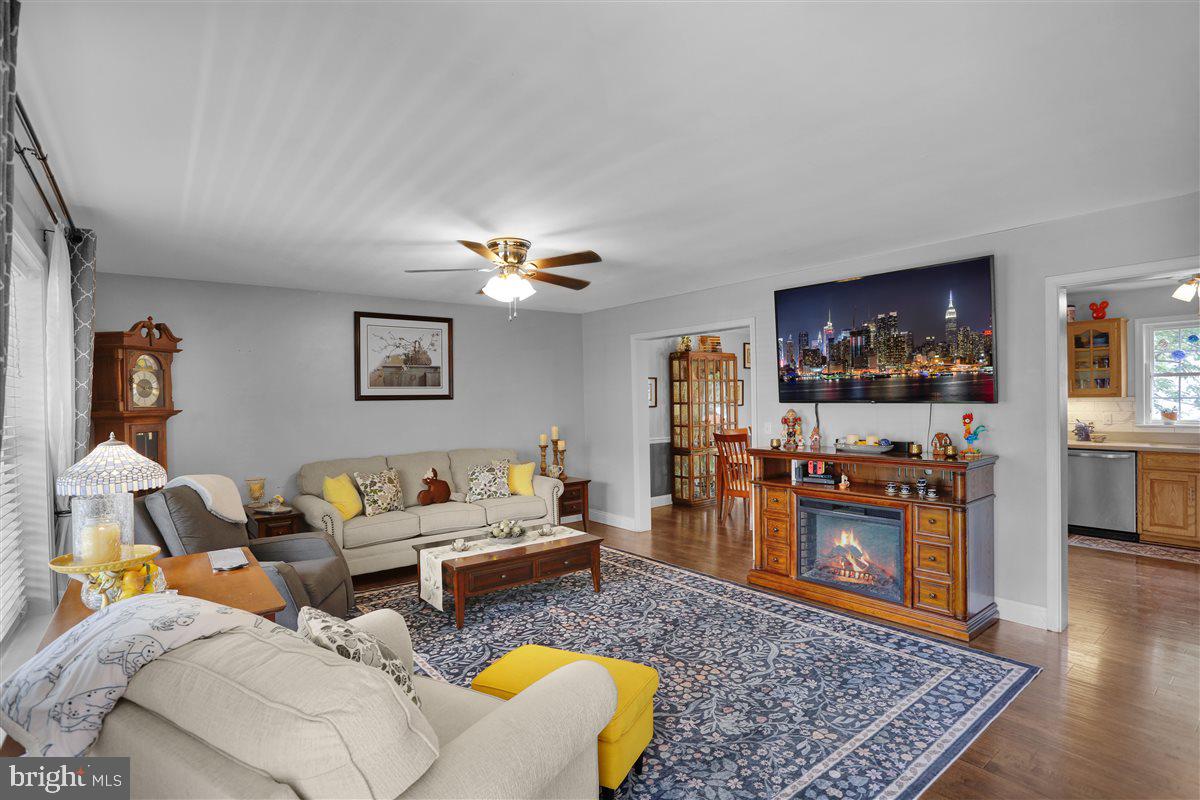 314 Winding Way Property Photo 4