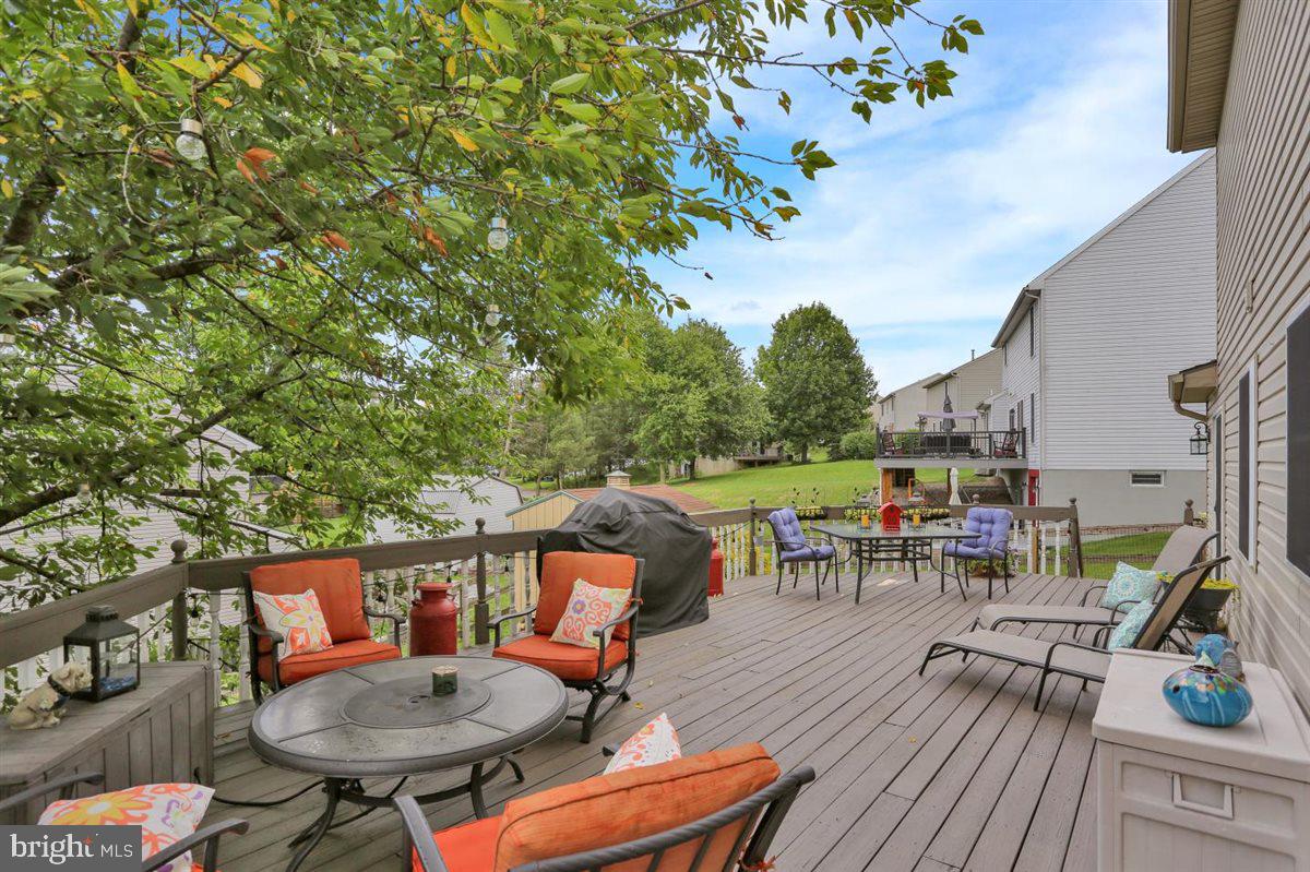 314 Winding Way Property Photo 32
