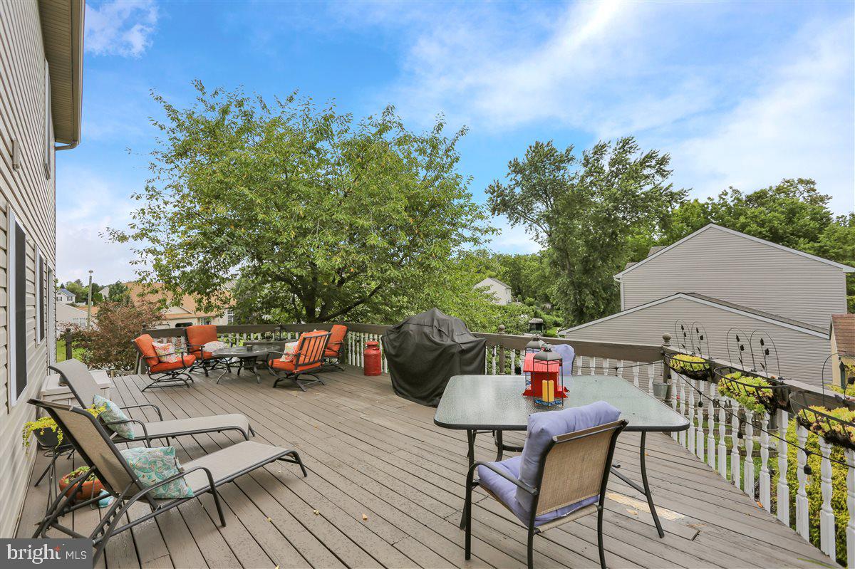 314 Winding Way Property Photo 33