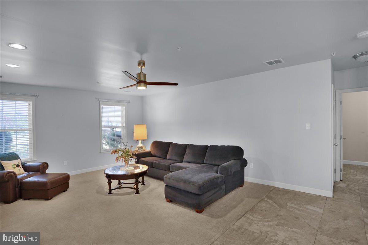 305 Emerald Ln Property Photo 5
