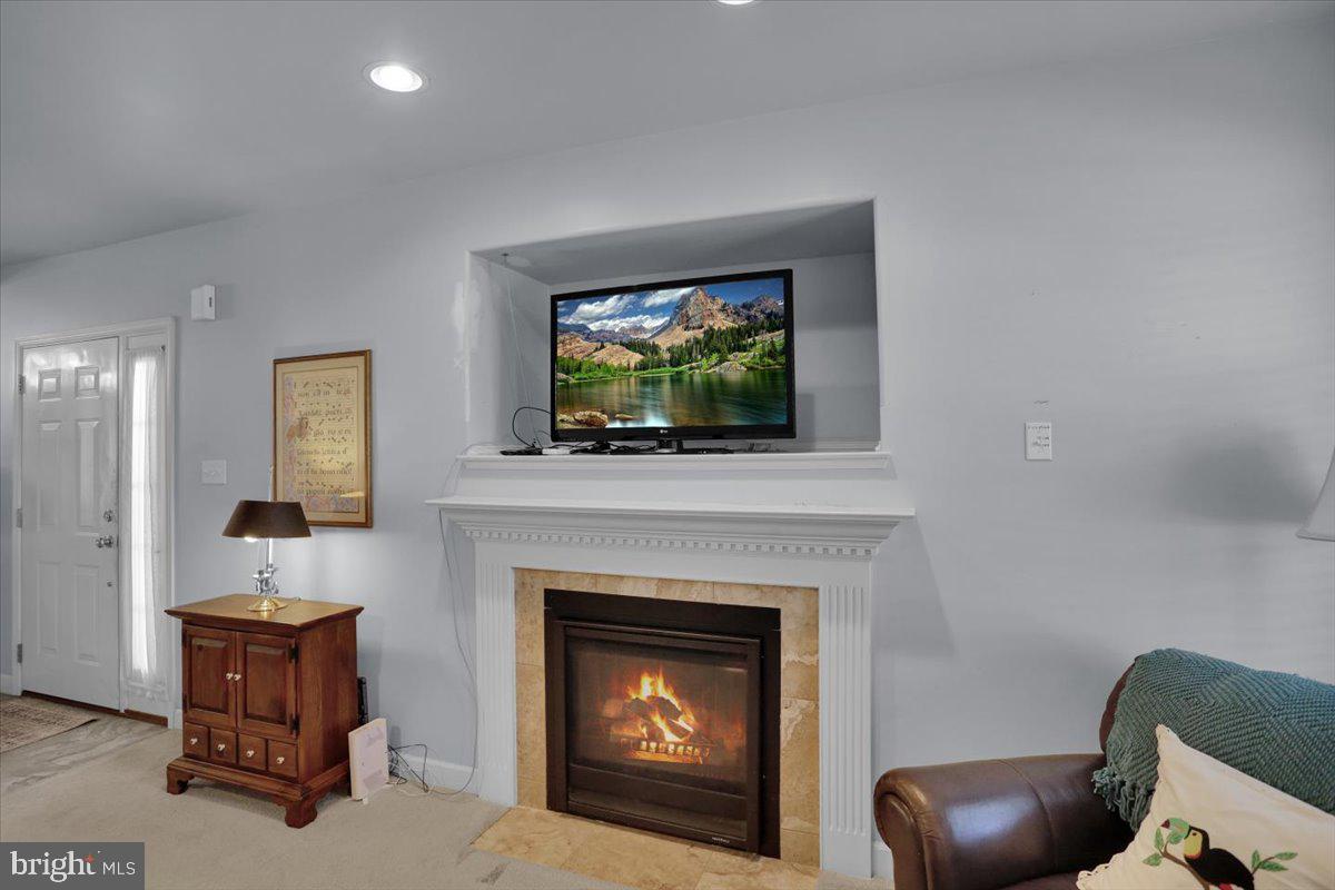 305 Emerald Ln Property Photo 8
