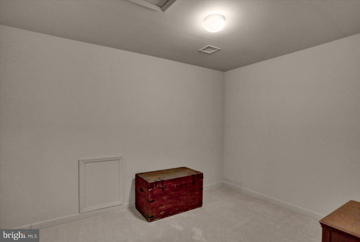 305 Emerald Ln Property Photo 24