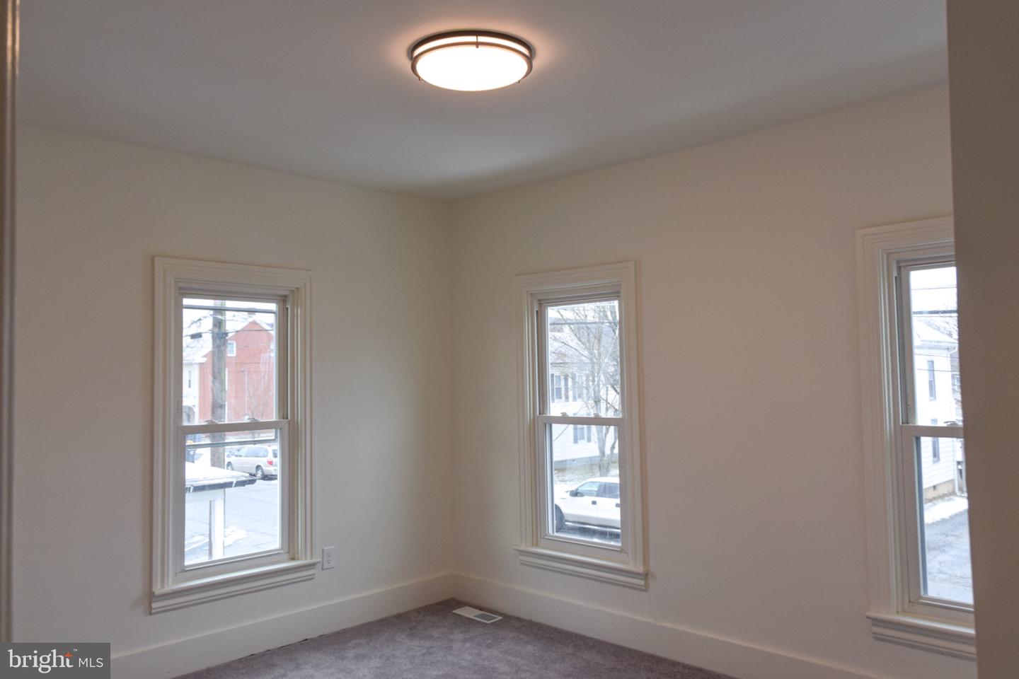 117 N Robeson St Property Photo 6