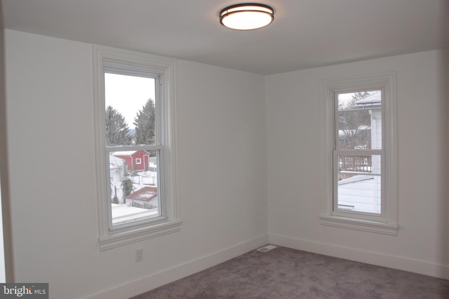 117 N Robeson St Property Photo 12