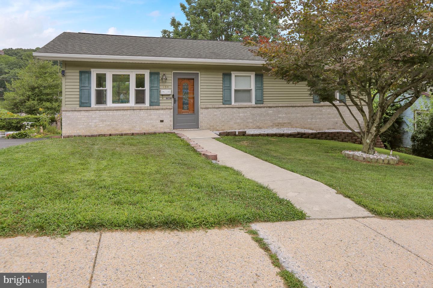 134 Gerald Ave Property Photo 3