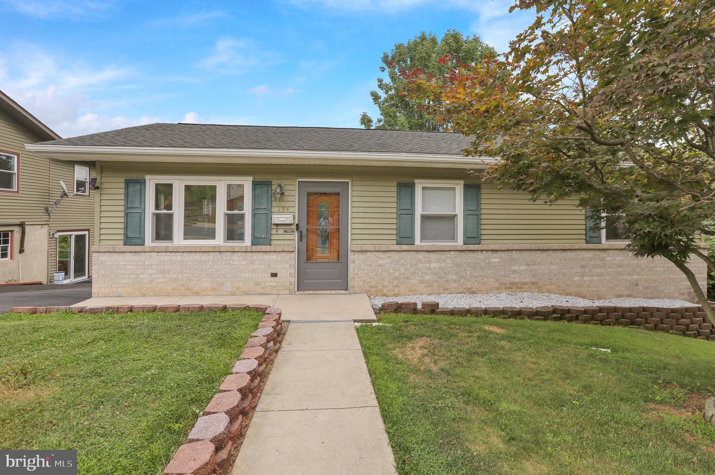 134 Gerald Ave Property Photo 4
