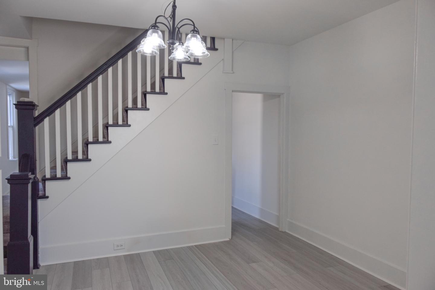 119 N Robeson St Property Photo 6