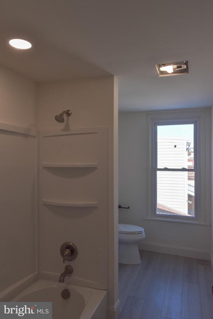 119 N Robeson St Property Photo 18