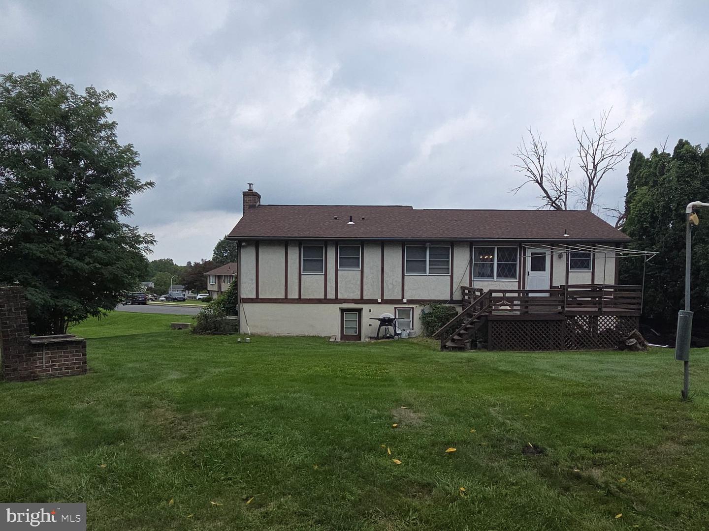 716 Tamarack Trl Property Photo 2