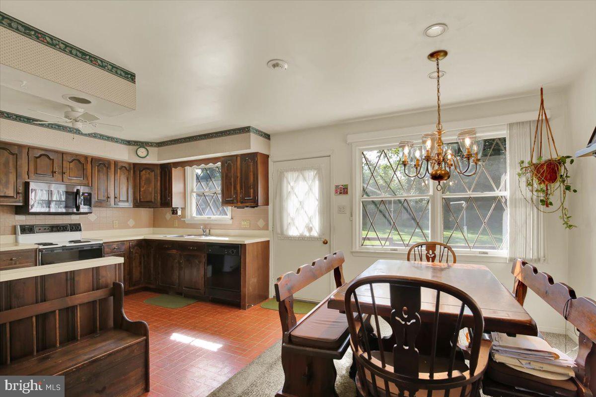 716 Tamarack Trl Property Photo 6