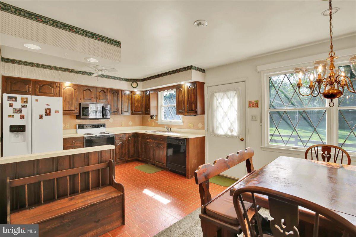 716 Tamarack Trl Property Photo 7