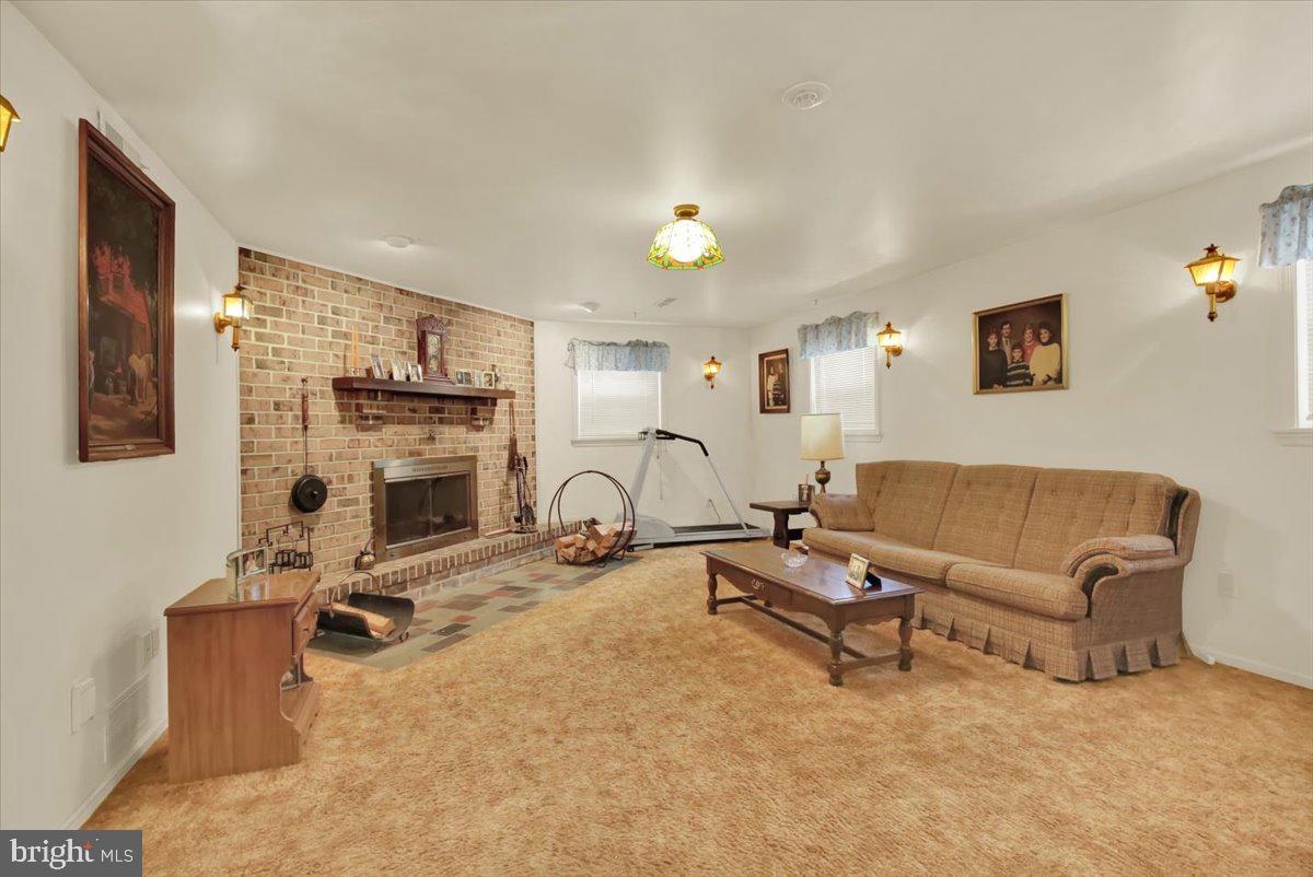 716 Tamarack Trl Property Photo 19