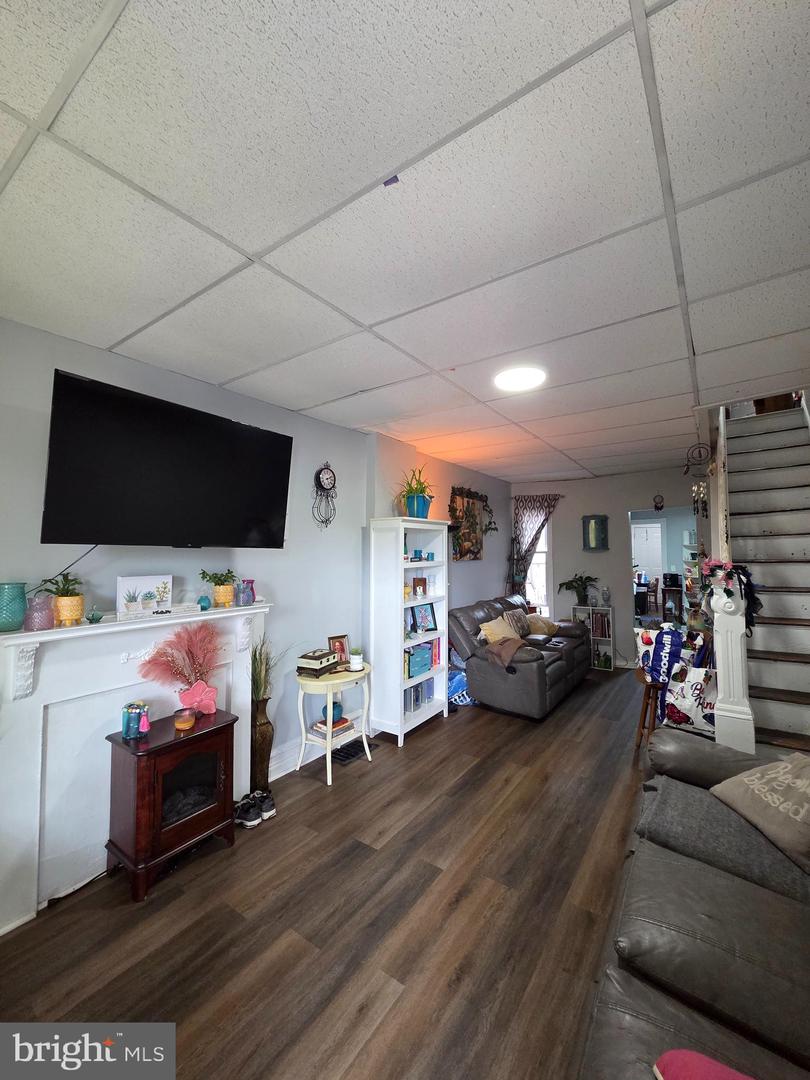 123 W Green St Property Photo 5