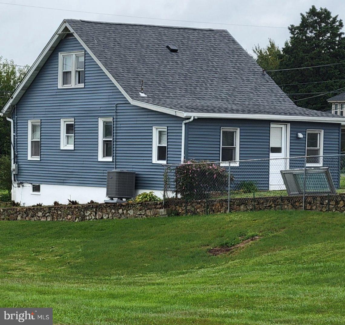 237 S Franklin St Property Photo 2