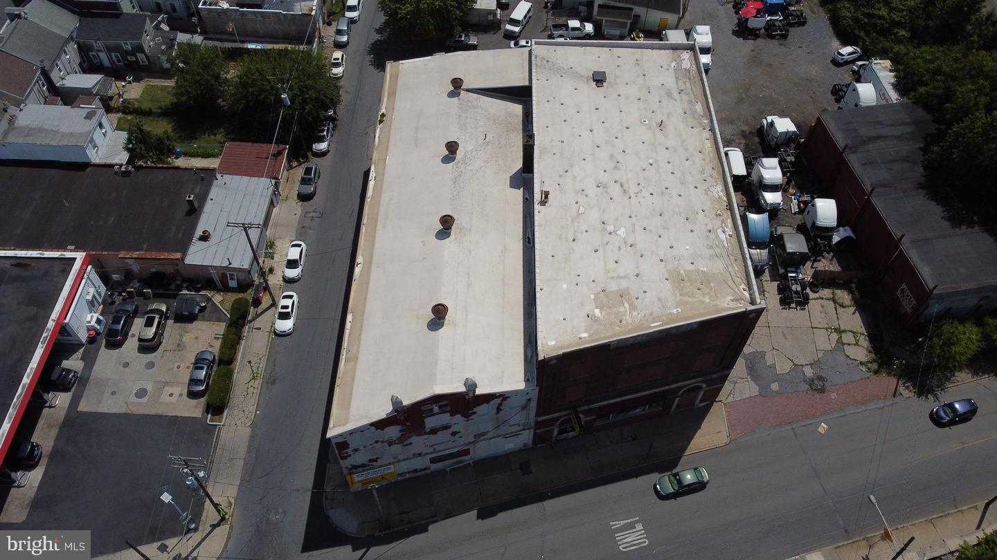 722 Spring St Property Photo 4