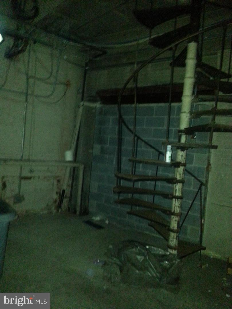 722 Spring St Property Photo 47
