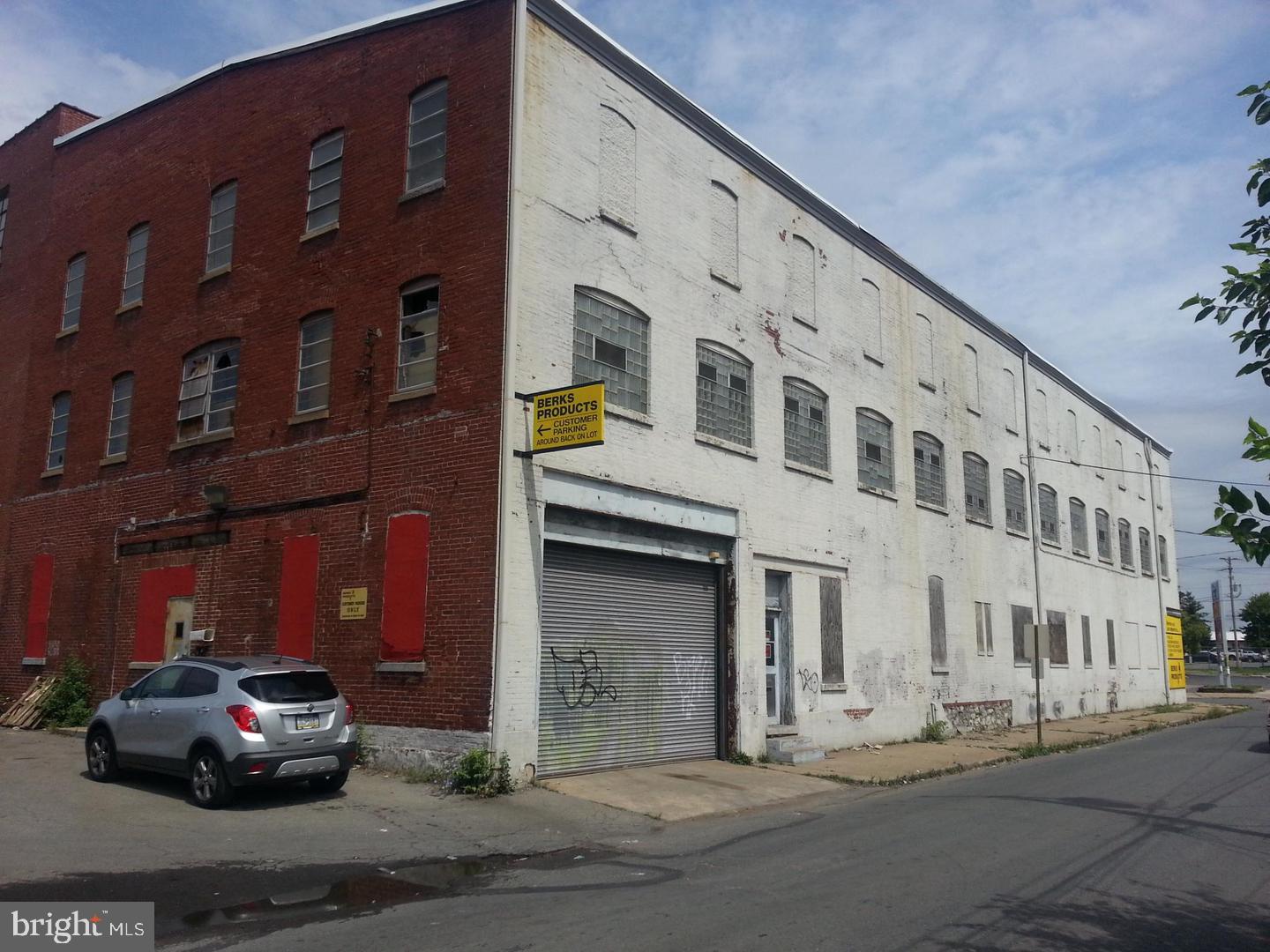 722 Spring St Property Photo 55