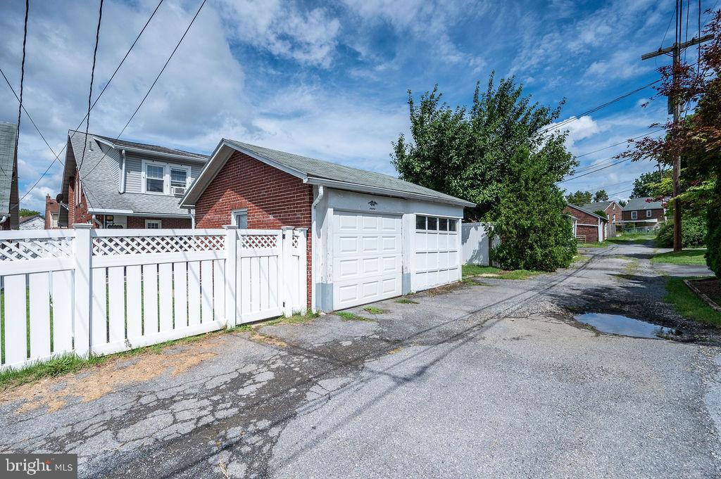 1532 Fayette Ave Property Photo 36
