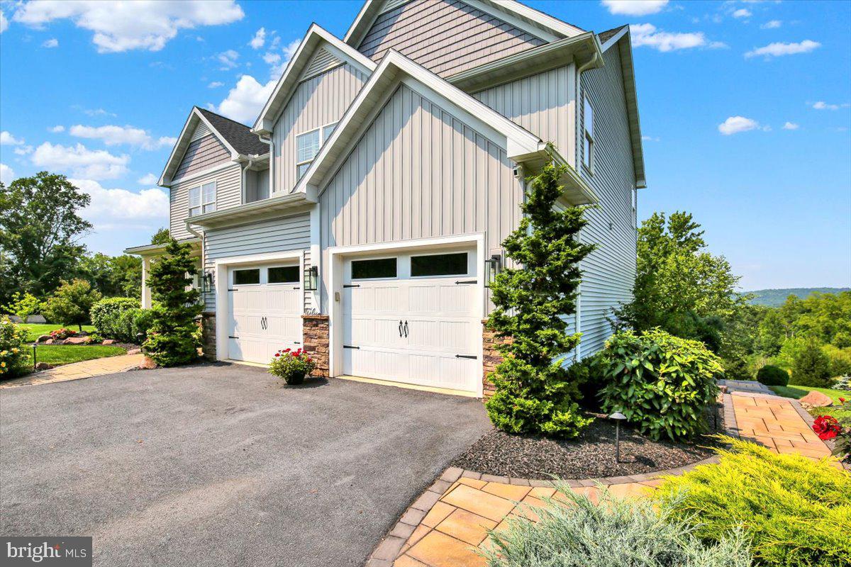 57 Livingstone Dr Property Photo 10