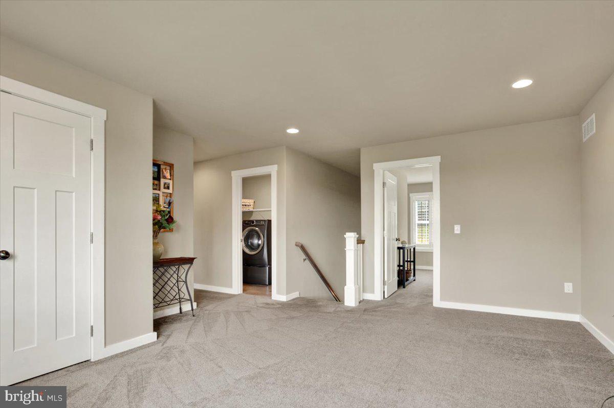57 Livingstone Dr Property Photo 32
