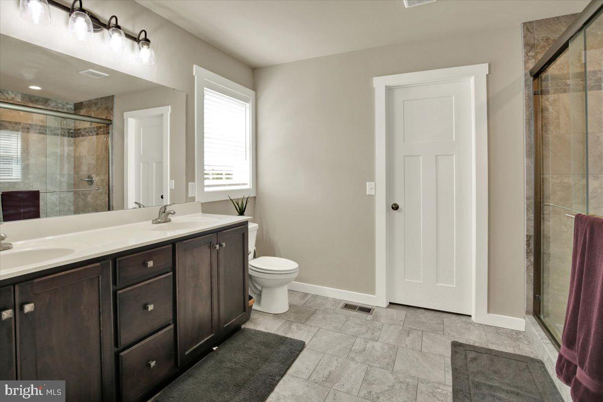 57 Livingstone Dr Property Photo 36