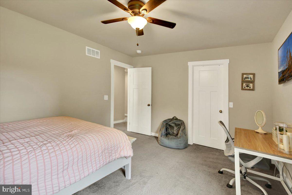 57 Livingstone Dr Property Photo 39