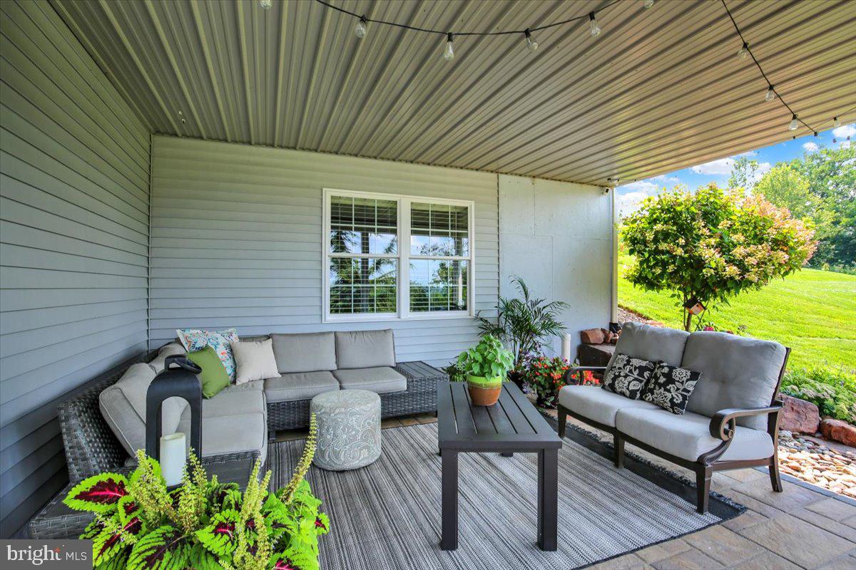 57 Livingstone Dr Property Photo 58