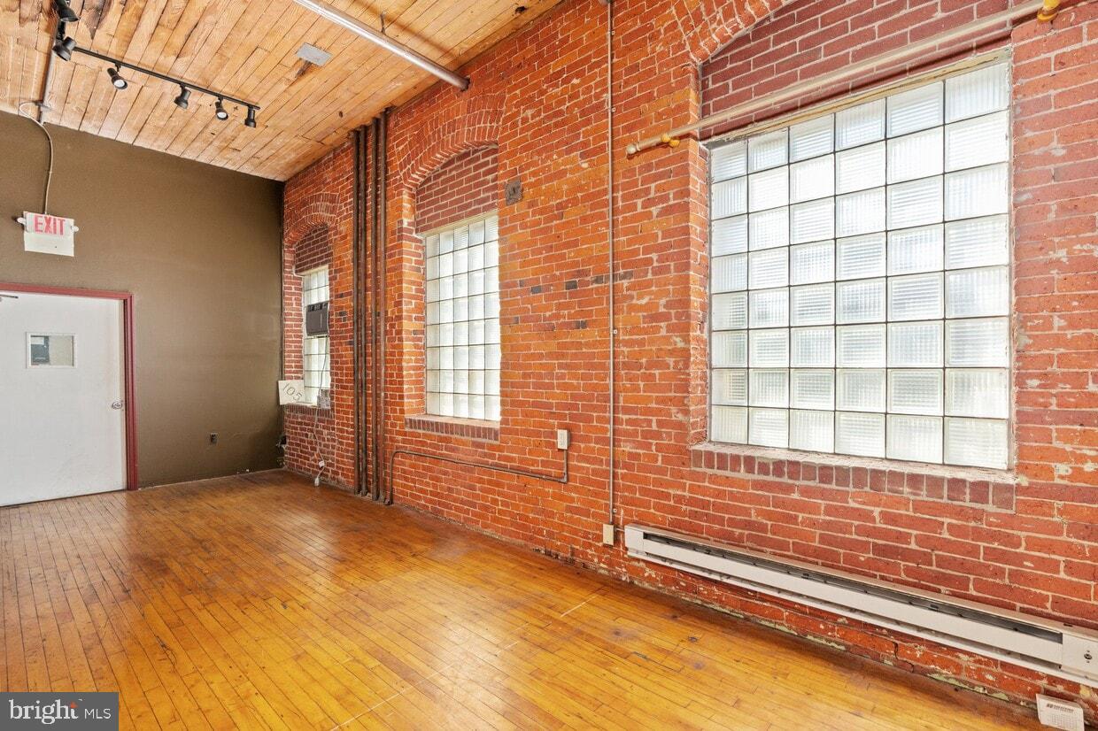 105 Washington St Property Photo 2