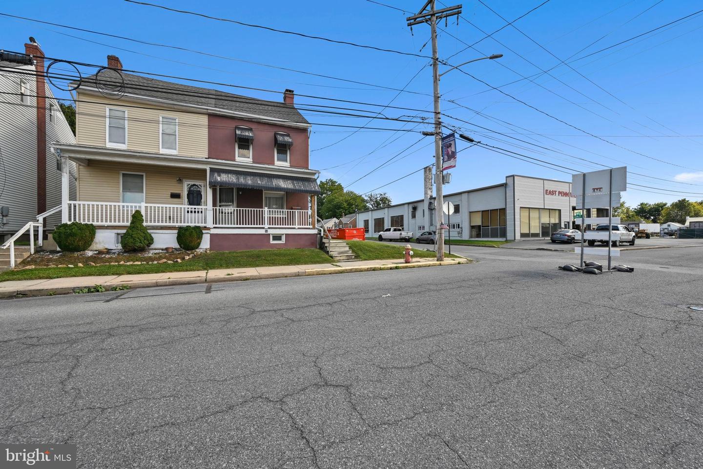 56 S Maple St Property Photo 4