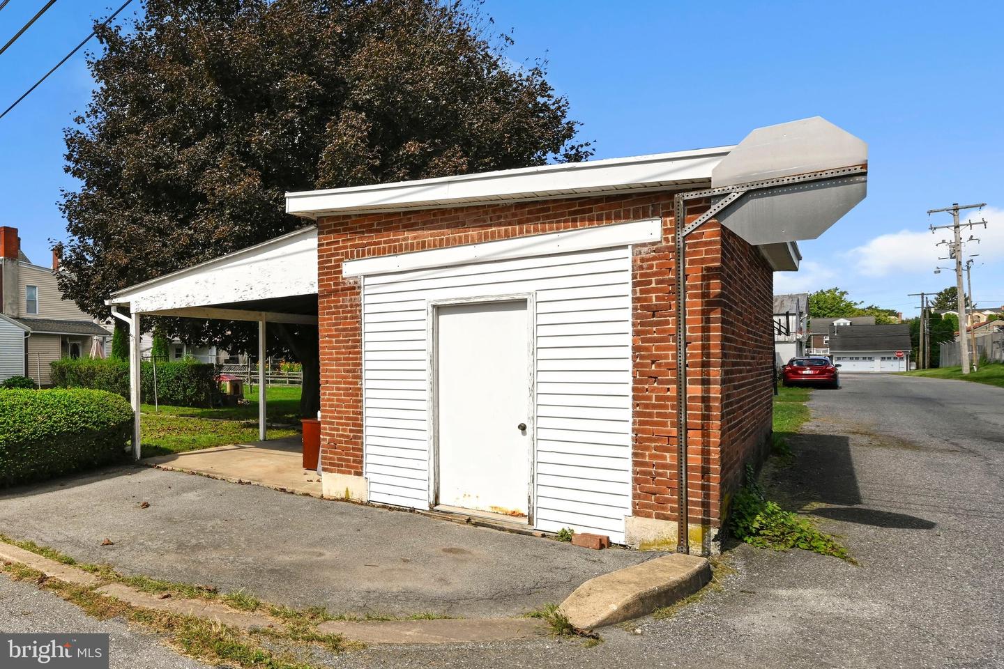56 S Maple St Property Photo 15