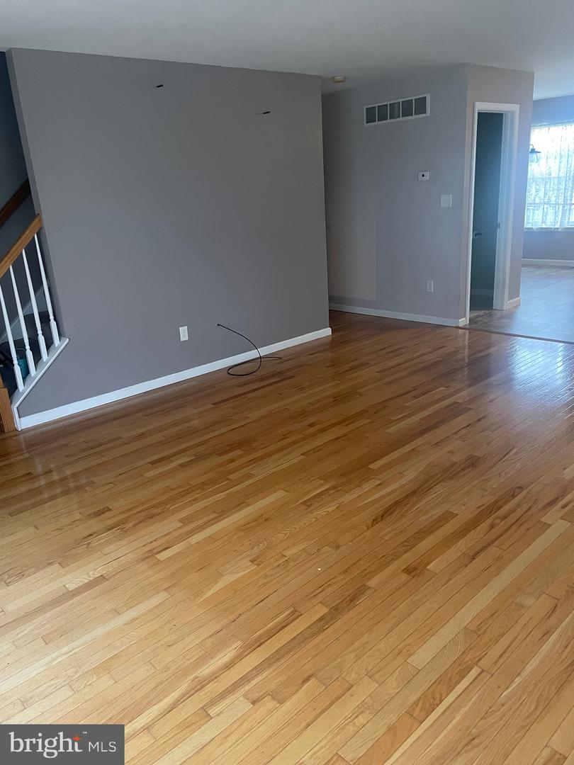 517 Park Ave Property Photo 11