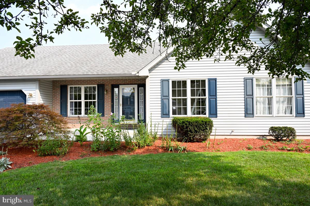 4400 Prestwick Dr Property Photo 4