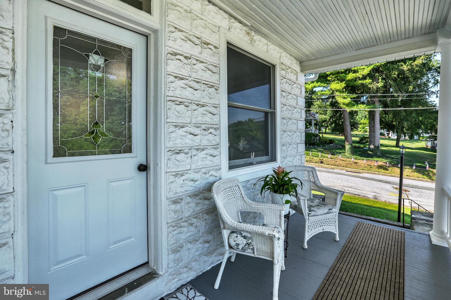 929 John St Property Photo 9