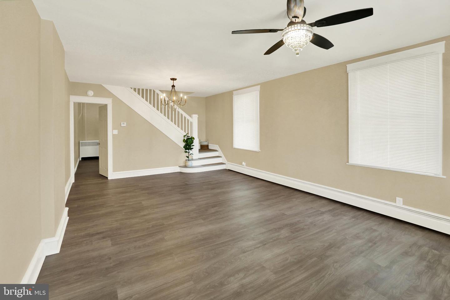 929 John St Property Photo 10