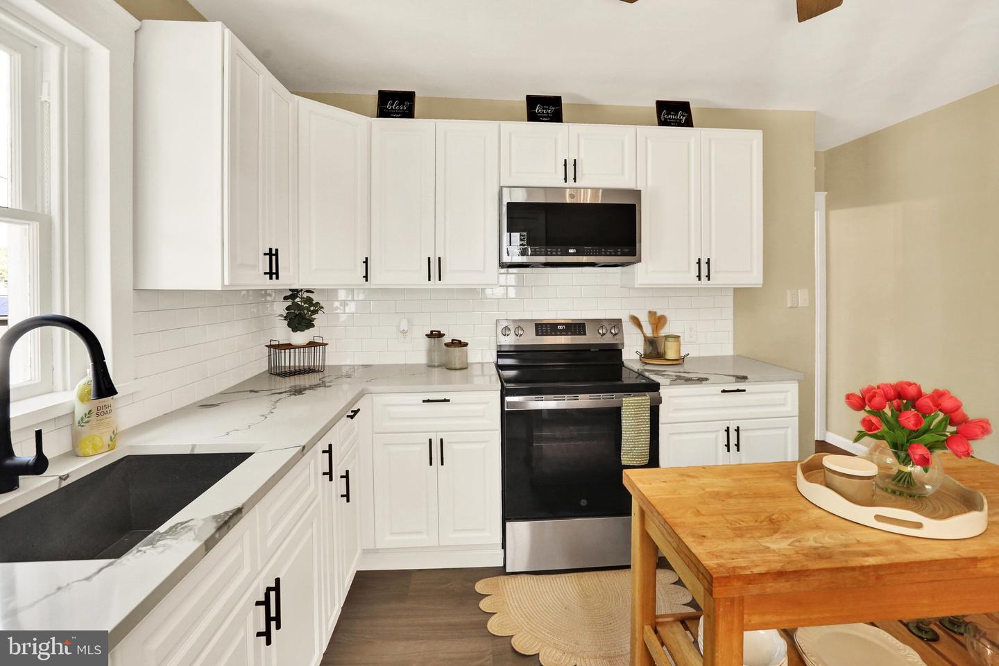 929 John St Property Photo 13