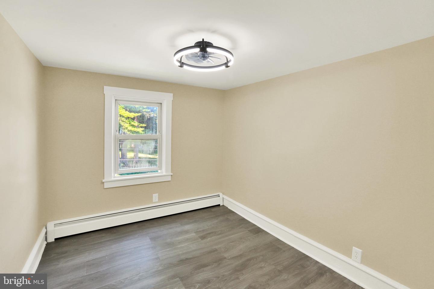 929 John St Property Photo 22